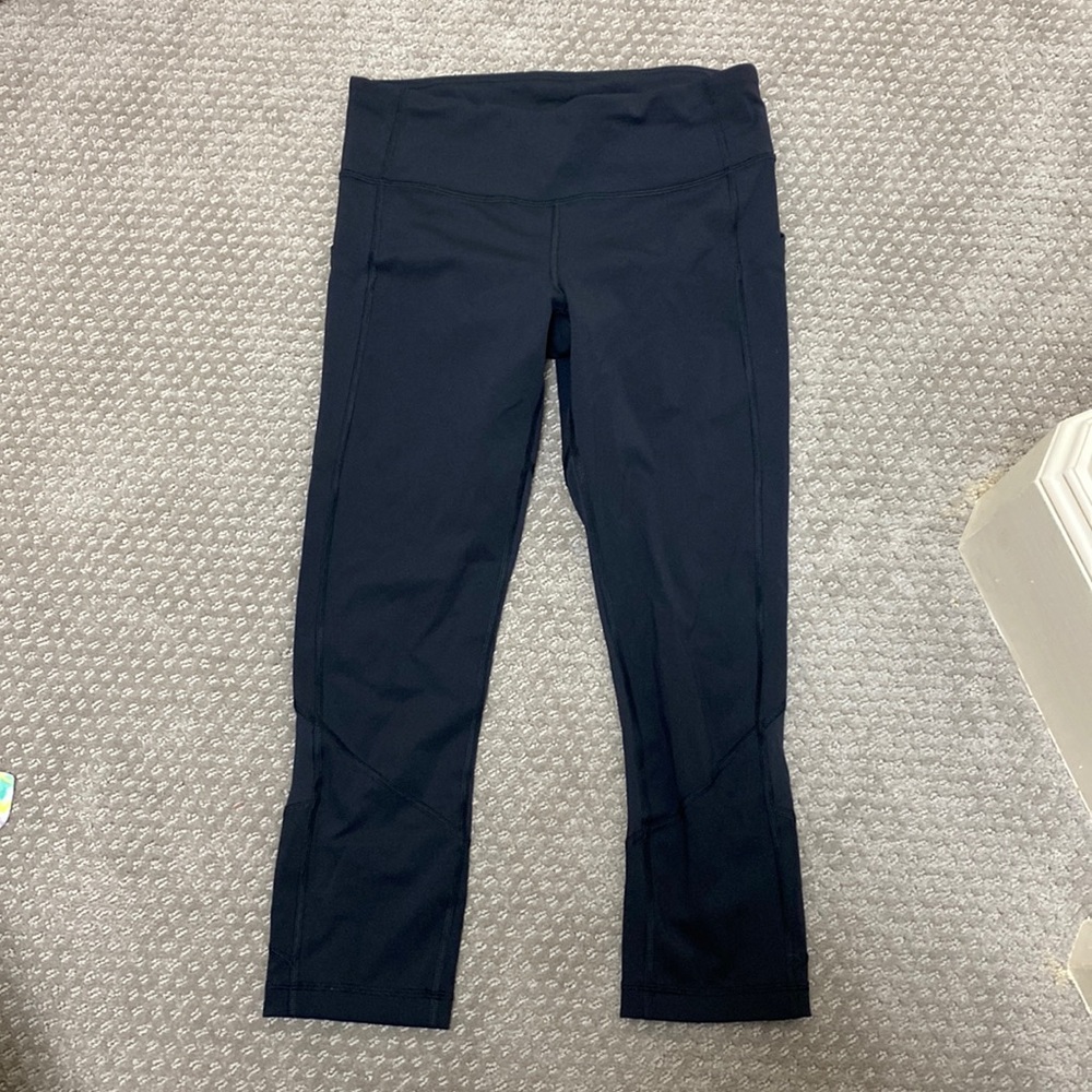 Lululemon black cropped leggings size 6